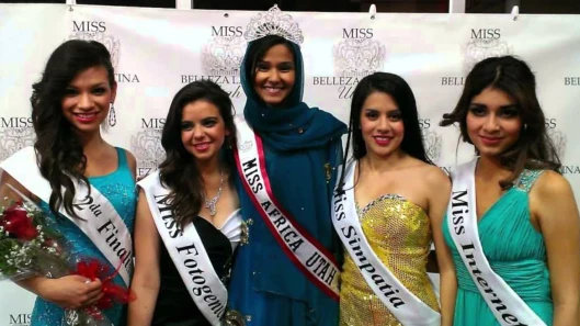 Somali model Jawahir Ahmed (center) and North African contestants in the Miss Utah Africa pageant. Cushitic individuals with an cad phenotype have a similar complexion as North African individuals with a beidan phenotype, though they are often taller like the Tuareg Berbers