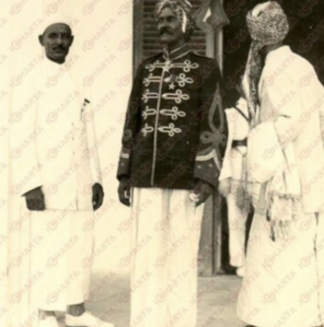 Somali Sultan Yusuf Ali Kenadid (center) with the amrani/mariin phenotype (Darod clan).